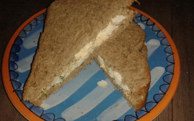 Tuinkers en Eiersalade Sandwich