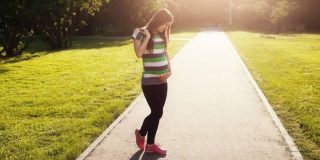 Ontwikkeling botten baby in baarmoeder