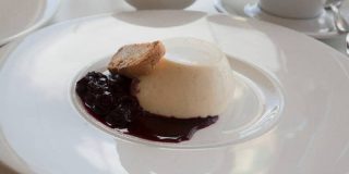 Zwanger panna cotta eten