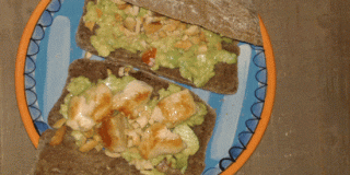 Broodje Kip Cashew Met Avocado