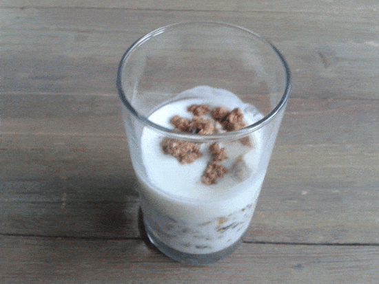 Yoghurt Met Honing En Cruesli