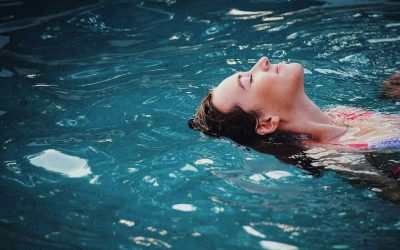 Is het veilig om tijdens de zwangerschap in een zwembad met chloor te zwemmen?